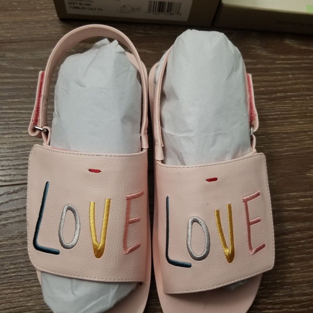 New Girls size 4 youth shoes